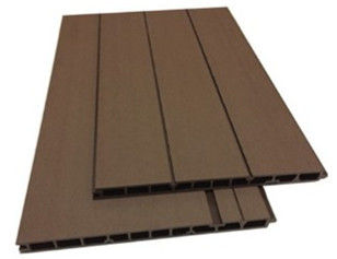 Decking exterior ISO14001 do painel de parede do quintal feito sob encomenda WPC habilitado