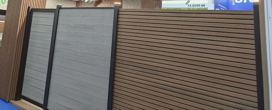 Revolucione sua entrada com nossas portas ao ar livre do WPC