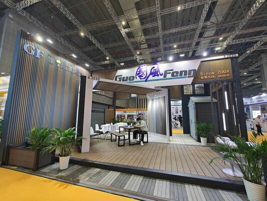 Resistente ao vento Classe 8 Luz Transparente Telhado Ecológico Fácil de montar Painel WPC ao ar livre Casa de ferramentas de jardim