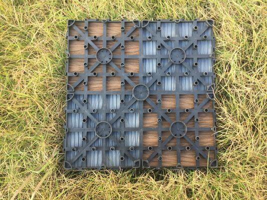 Venda por atacado DIY WPC Deck Tiles 30 * 30 CM Pisos externos duráveis ​​para uso residencial