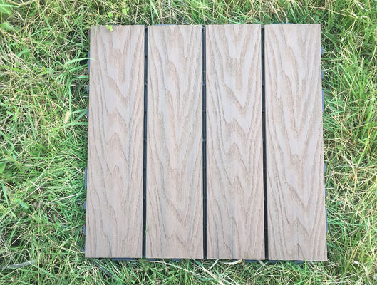 Venda por atacado DIY WPC Deck Tiles 30 * 30 CM Pisos externos duráveis ​​para uso residencial