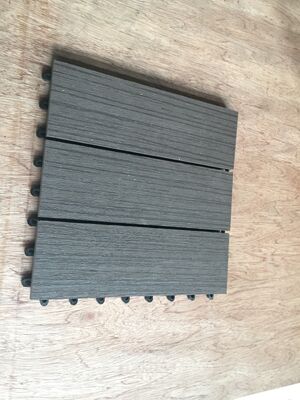 Casa ao ar livre WPC Deck Tiles 30x30CM Pisos DIY duráveis ​​com aparência de madeira natural