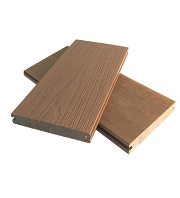 O Deck composto WPC da extrusão à prova de fogo comercial exterior do Co almofada 23mmx138mm