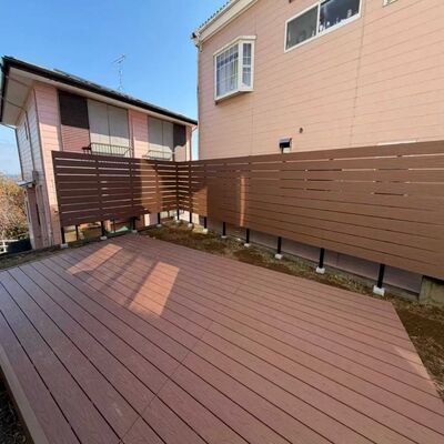 Preço de fábrica de nova geração de material composto de madeira e plástico de coextrusão de cor dupla Deck WPC