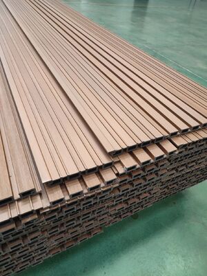 Revestimento de parede WPC externa de 26 mm para uso em jardim